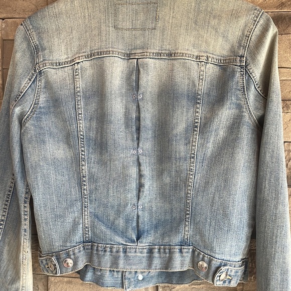 💙 Denim Jean  jacket women’s Medium - Picture 8 of 9